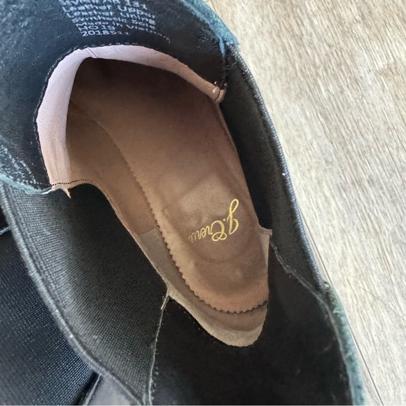 J. Crew Black Leather Chelsea Boots with Contrast Stitching - Picture 3 of 9